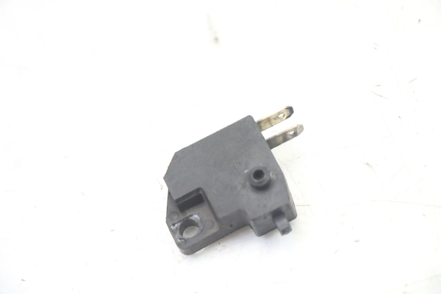 photo de CONTACTEUR FEU STOP DROIT PEUGEOT KISBEE 2T 50 (2010 - 2017)