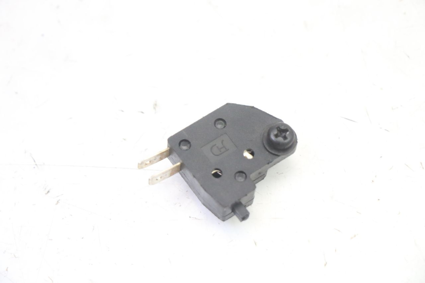 photo de CONTACTEUR FEU STOP DROIT PEUGEOT KISBEE 4T 50 (2018 - 2022)