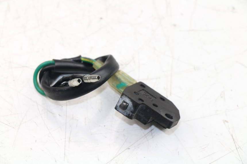 photo de CONTACTEUR FEU STOP DROIT KYMCO AGILITY CITY 2T 50 (2008 - 2016)