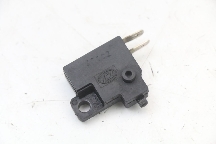photo de CONTACTEUR FEU STOP DROIT MOTO GUZZI NORGE 8V GT 1200 (2011 - 2016)