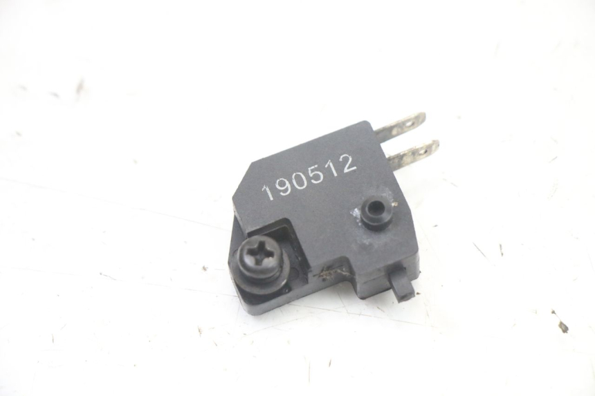 photo de CONTACTEUR FEU STOP DROIT PEUGEOT KISBEE 4T 50 (2018 - 2022)