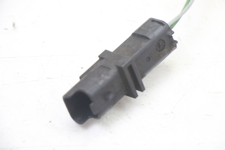photo de CONTACTEUR FEU STOP DROIT PEUGEOT SATELIS COMPRESSOR K15 125 (2006 - 2009)