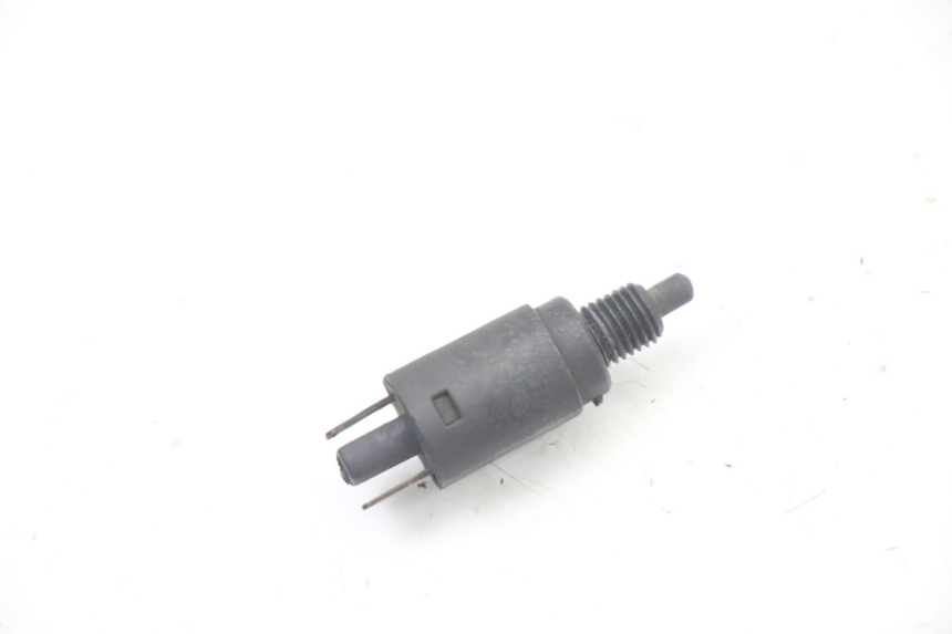 photo de CONTACTEUR FEU STOP DROIT PIAGGIO VESPA LX 2T 50 (2005 - 2013)