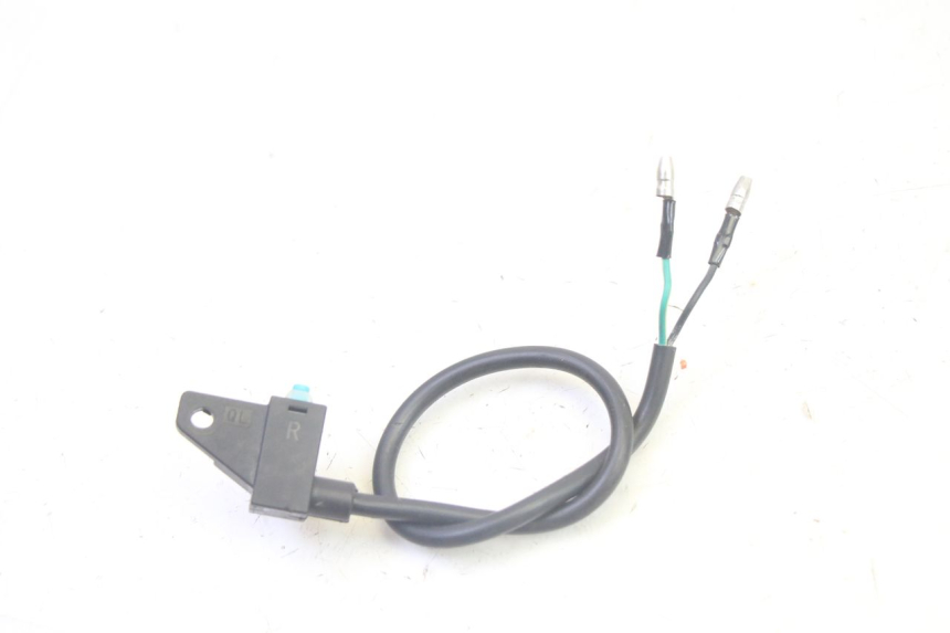 photo de CONTACTEUR FEU STOP DROIT EFUN PUSA 1 - Détail de la pièce