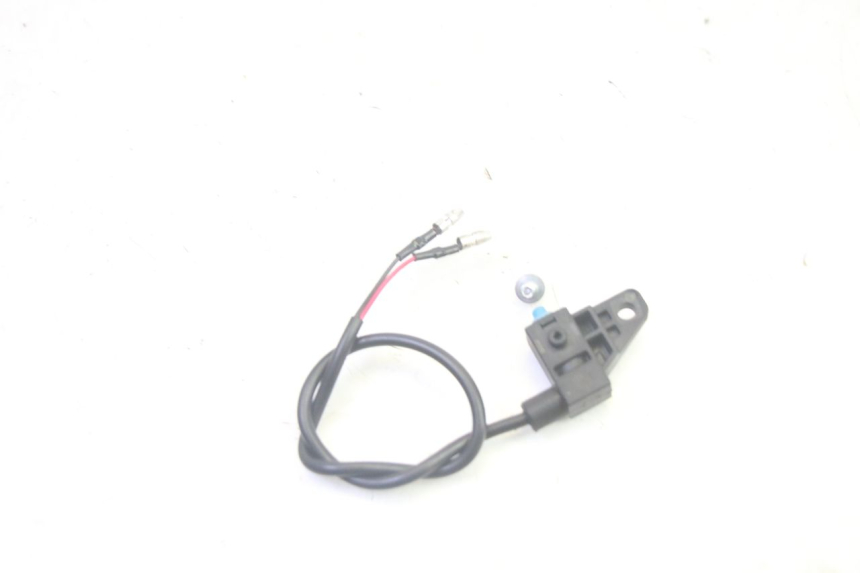 photo de CONTACTEUR FEU STOP DROIT JM MOTORS SANTANA EVO 50 (2024 - 2026) - Autre angle de vue