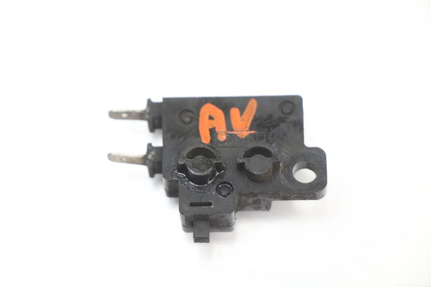 photo de CONTACTEUR FEU STOP DROIT HONDA SH ABS 125 (2012 - 2017)