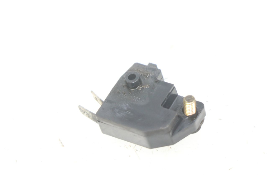 photo de CONTACTEUR FEU STOP DROIT SUZUKI SV N 650 (1999 - 2002)