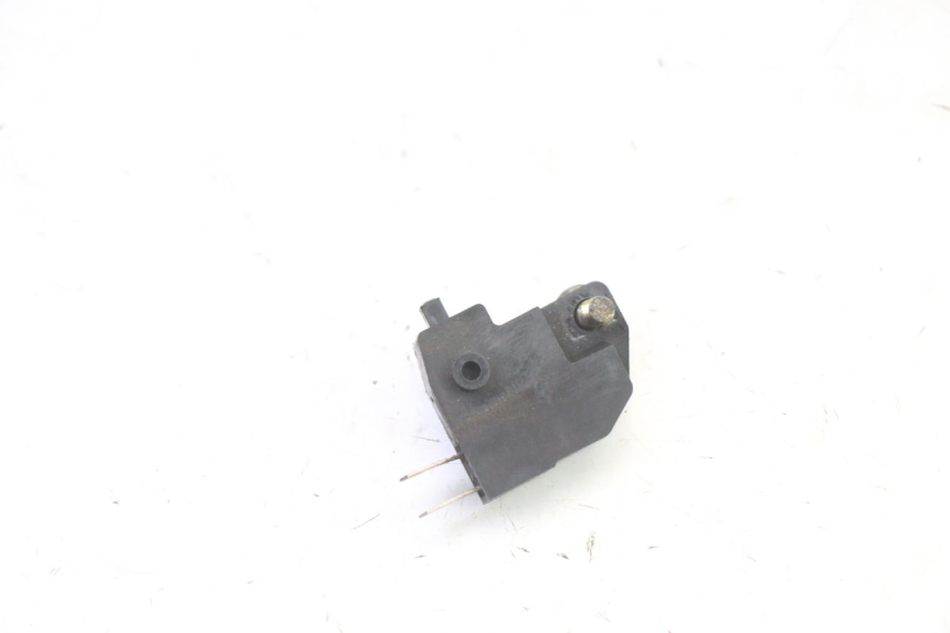photo de CONTACTEUR FEU STOP DROIT SUZUKI SV S 650 (2003 - 2009)