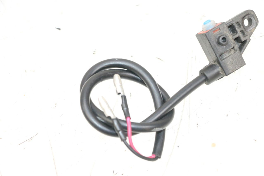 photo de CONTACTEUR FEU STOP DROIT NECO TEMPO 4T 50 (2022 - 2026) - Zoom état d’usage