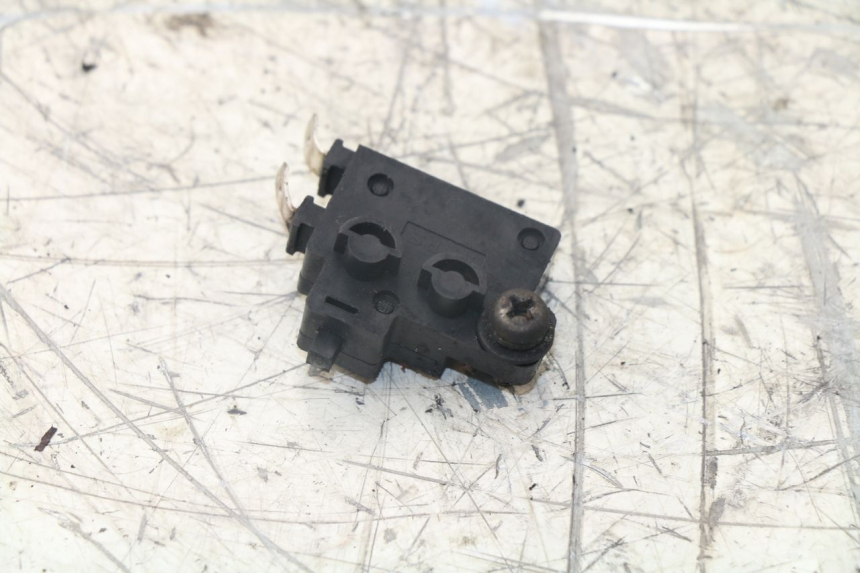 photo de CONTACTEUR FEU STOP DROIT HONDA VFR 750 (1994 - 1997)