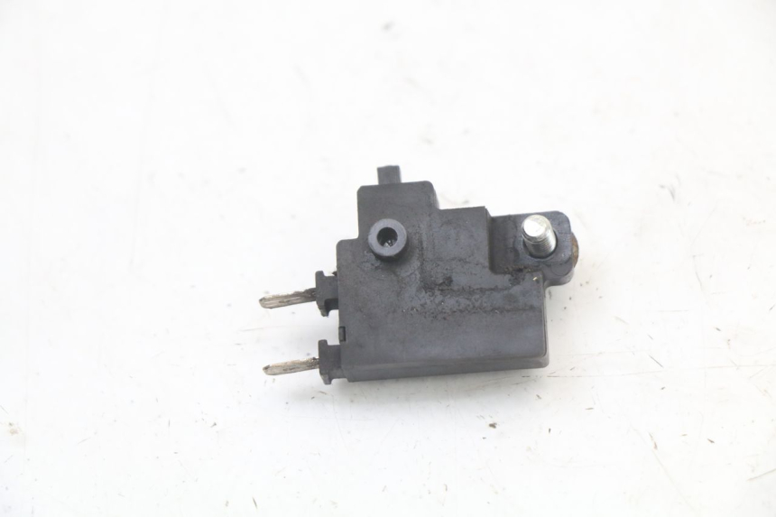 photo de CONTACTEUR FEU STOP DROIT YAMAHA XJ6 ABS 600 (2008 - 2016)