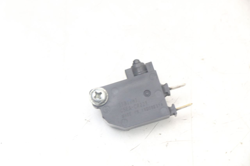 photo de CONTACTEUR FEU STOP DROIT YAMAHA XMAX X-MAX ABS 125 (2017 - 2020)