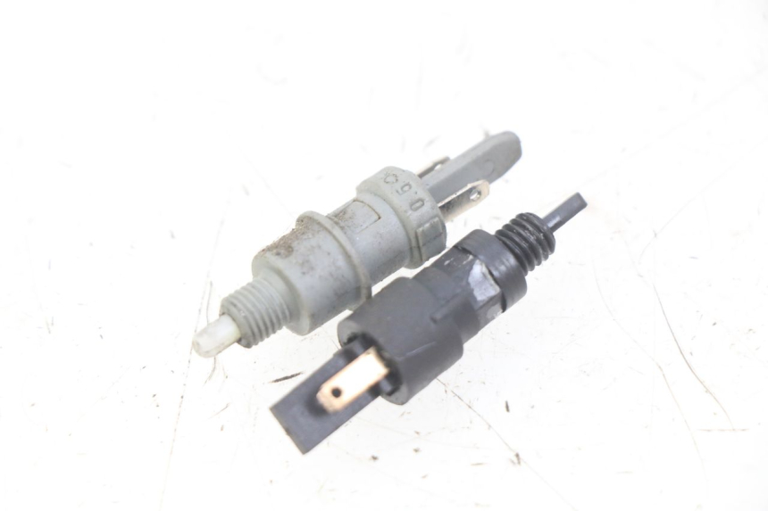 photo de CONTACTEUR FEU STOP PEUGEOT E-VIVACITY 1 (2012 - 2018)