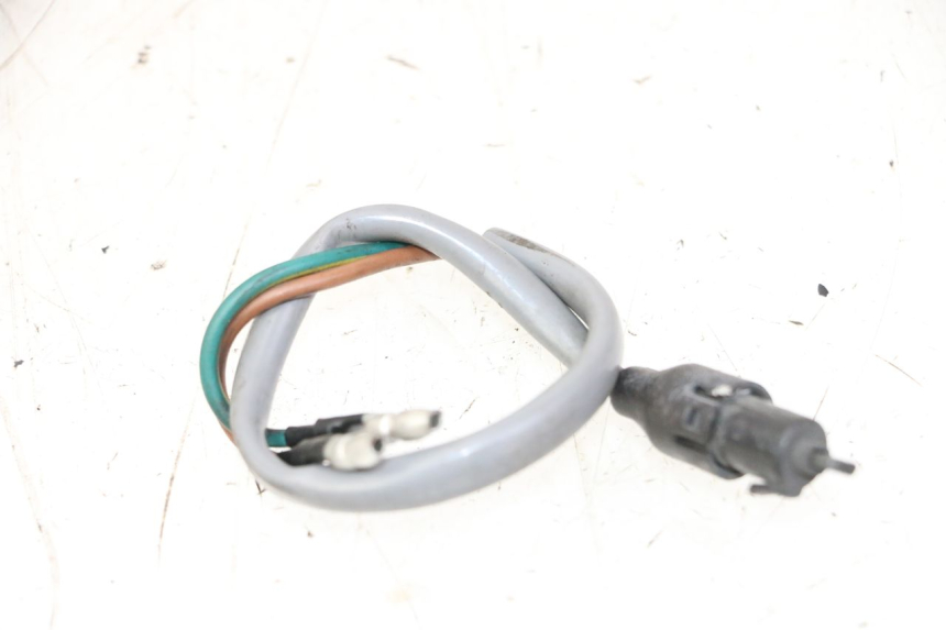 photo de CONTACTEUR FEU STOP GAUCHE YAMAHA BW'S 100 (1999 - 2002)