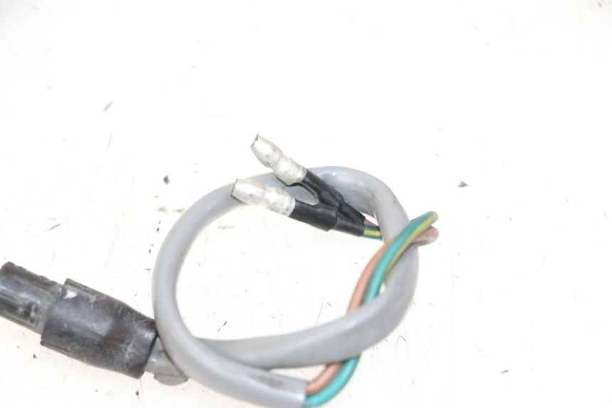 photo de CONTACTEUR FEU STOP GAUCHE YAMAHA BW'S 100 (1999 - 2002)