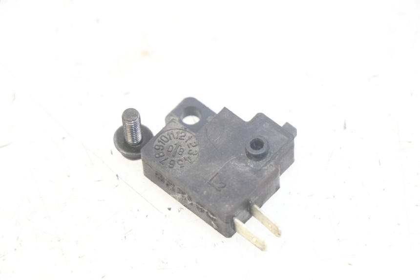 photo de CONTACTEUR FEU STOP GAUCHE KYMCO DINK STREET 125 (2009 - 2014)