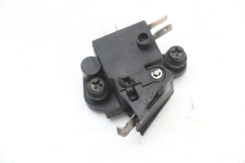 photo de CONTACTEUR FEU STOP GAUCHE HONDA FES S-WING SWING ABS 125 (2007 - 2015)