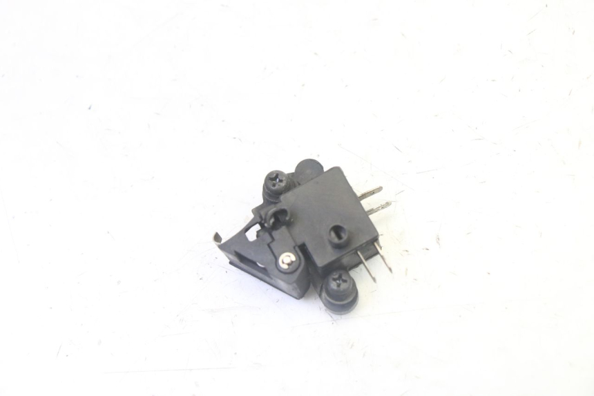 photo de CONTACTEUR FEU STOP GAUCHE HONDA FES S-WING SWING ABS 125 (2007 - 2015)