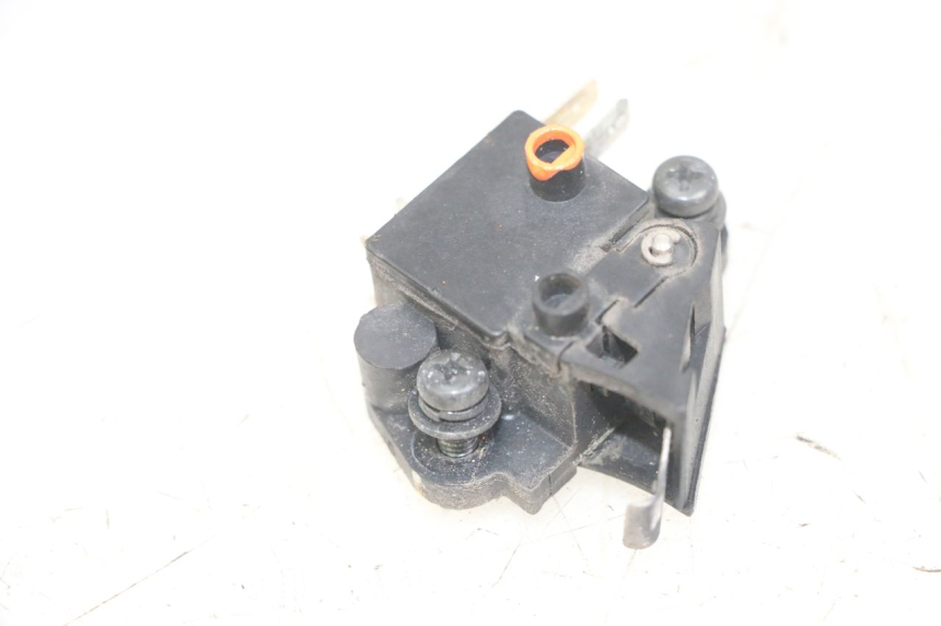 photo de CONTACTEUR FEU STOP GAUCHE HONDA FORZA ABS 300 (2013 - 2019)