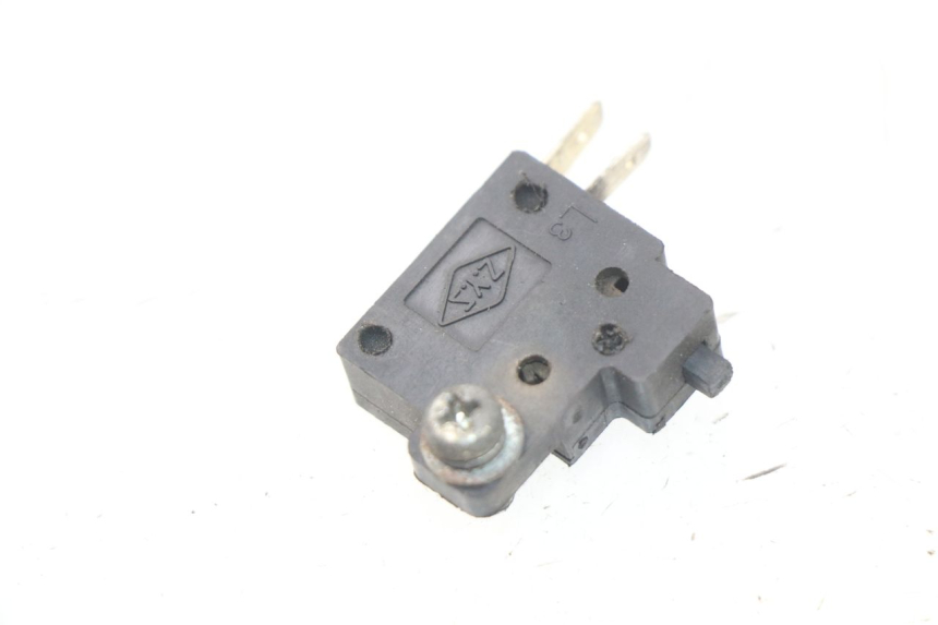 photo de CONTACTEUR FEU STOP GAUCHE SYM GTS EFI ABS 125 (2012 - 2016)