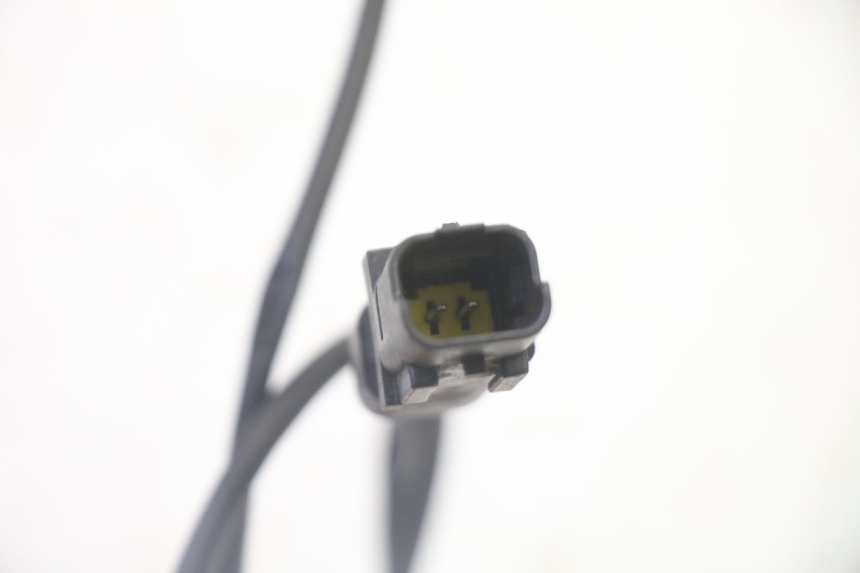 photo de CONTACTEUR FEU STOP GAUCHE PEUGEOT SATELIS 125 (2006 - 2009)