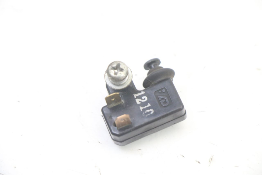 photo de CONTACTEUR FEU STOP GAUCHE YAMAHA X-MAX XMAX 125 (2010 - 2014)