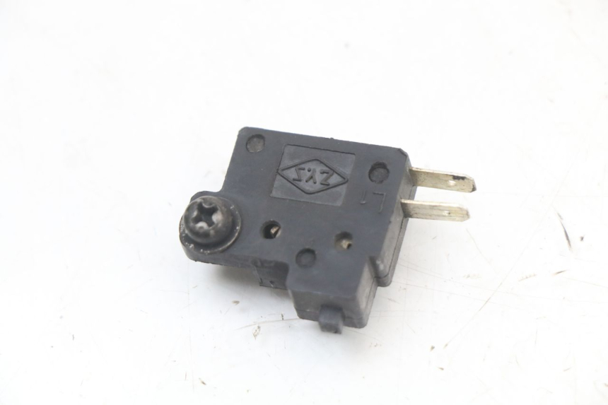 photo de CONTACTEUR FEU STOP GAUCHE KYMCO XCITING 250 (2006 - 2009)