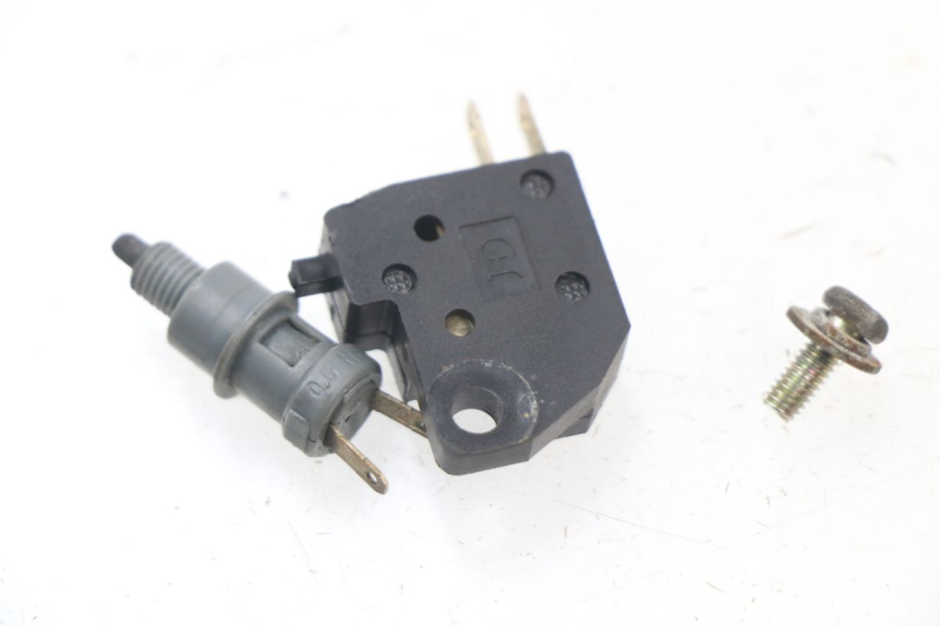 photo de CONTACTEUR FEU STOP PEUGEOT KISBEE 4T 50 (2010 - 2017)