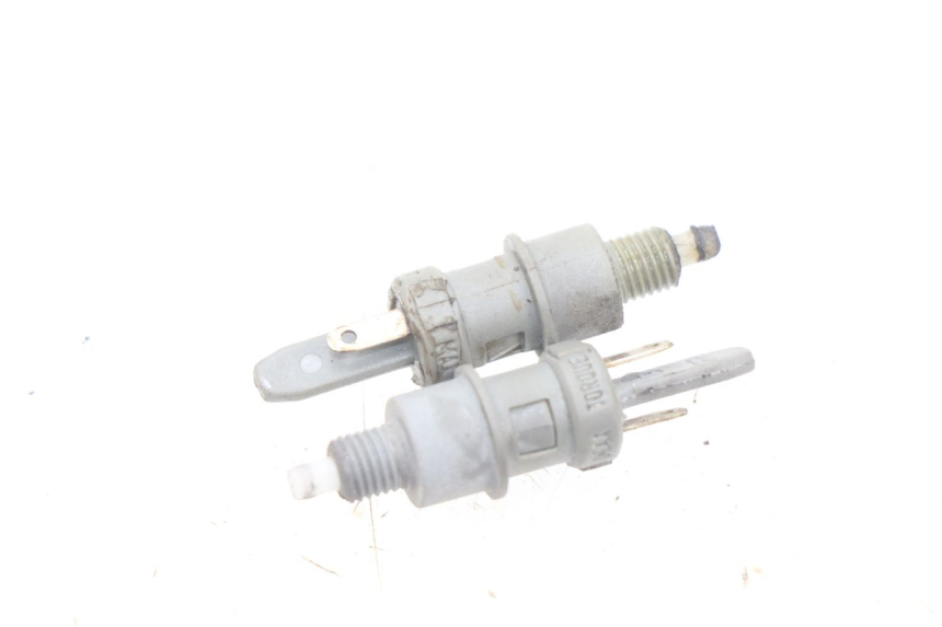 photo de CONTACTEUR FEU STOP PEUGEOT LUDIX 50 (2008 - 2017)