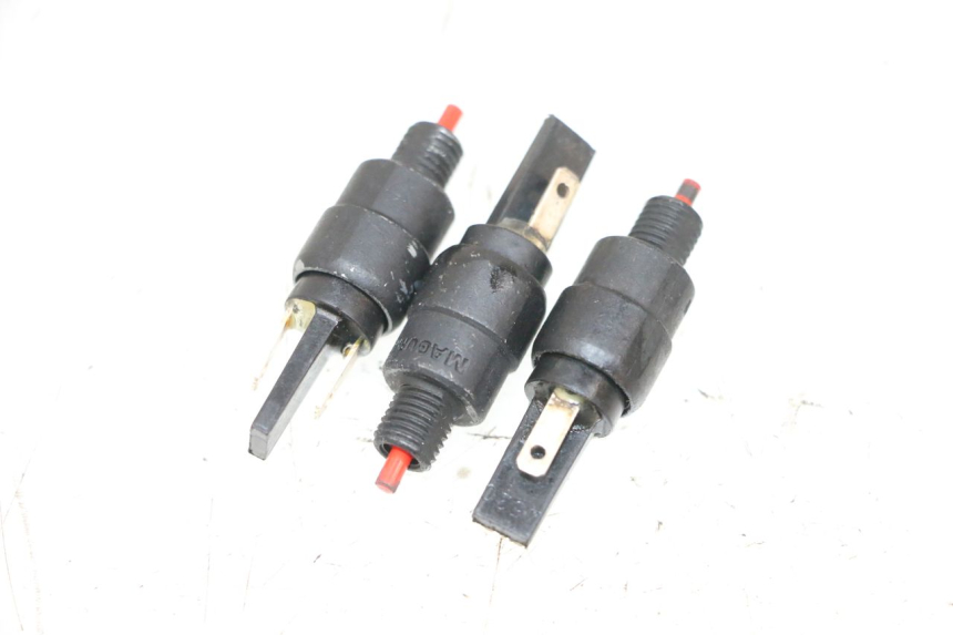 photo de CONTACTEUR FEU STOP PIAGGIO MP3 HPE 300 (2019 - 2026) - Vue principale