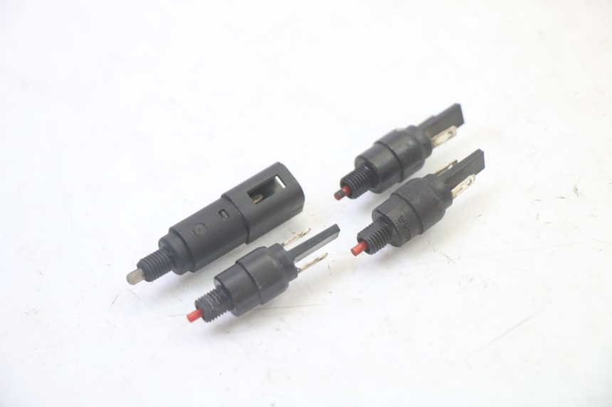 photo de CONTACTEUR FEU STOP PIAGGIO MP3 LT 300 (2010 - 2016)