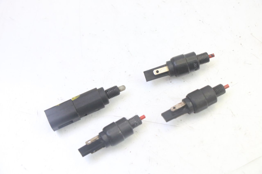 photo de CONTACTEUR FEU STOP PIAGGIO MP3 LT 300 (2010 - 2016)