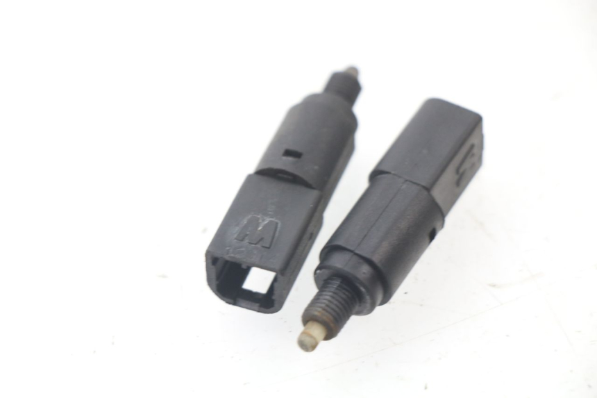 photo de CONTACTEUR FEU STOP PIAGGIO MP3 125 (2006 - 2014)