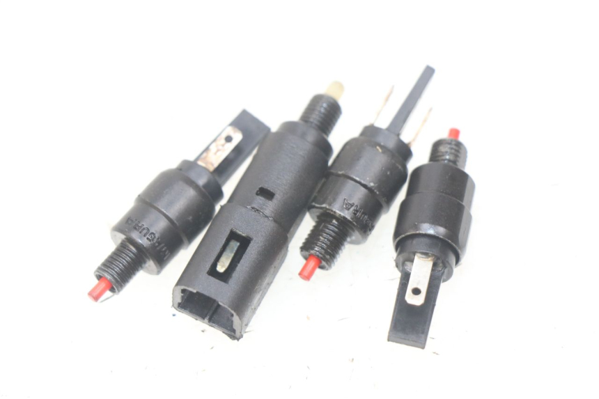 photo de CONTACTEUR FEU STOP PIAGGIO MP3 500 (2014 - 2016)