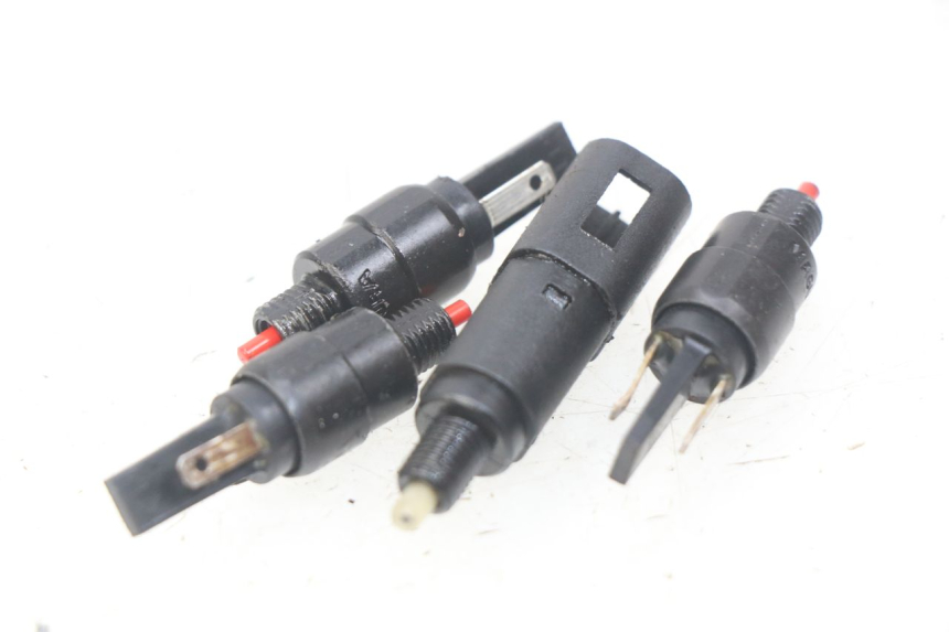 photo de CONTACTEUR FEU STOP PIAGGIO MP3 500 (2014 - 2016)