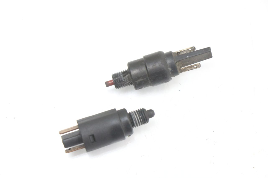 photo de CONTACTEUR FEU STOP PIAGGIO MP3 500 (2011 - 2015)