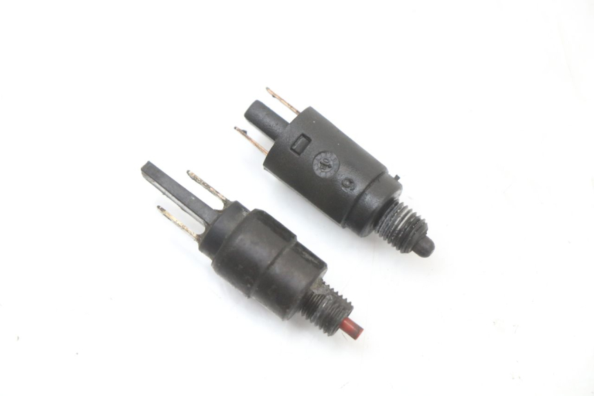 photo de CONTACTEUR FEU STOP PIAGGIO MP3 500 (2011 - 2015)