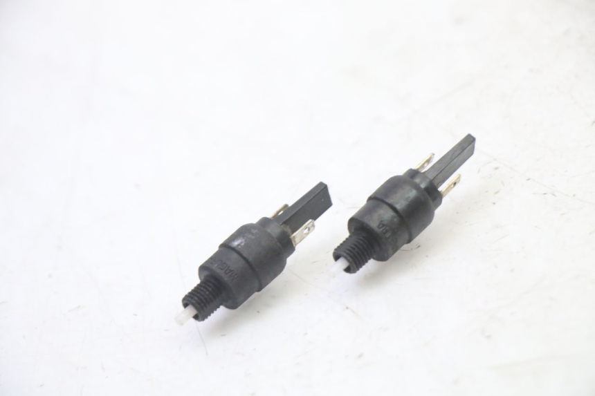 photo de CONTACTEUR FEU STOP PIAGGIO MP3 RL 250 (2007 - 2010)