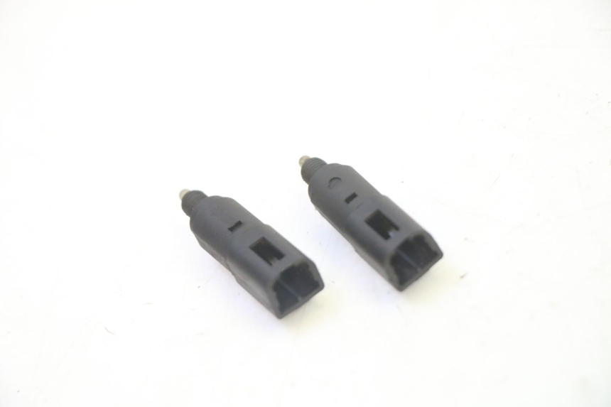 photo de CONTACTEUR FEU STOP PIAGGIO MP3 125 (2006 - 2014)