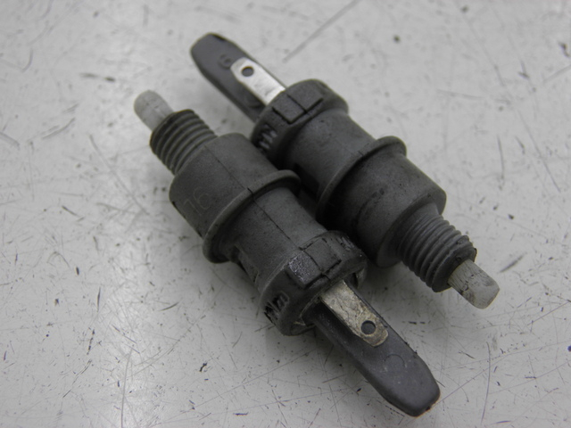 photo de CONTACTEUR FEU STOP PEUGEOT ELYSTAR 50 (2002 - 2014)