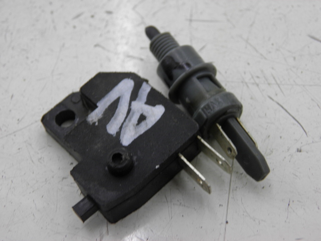 photo de CONTACTEUR FEU STOP PEUGEOT KISBEE 4T 50 (2010 - 2017)