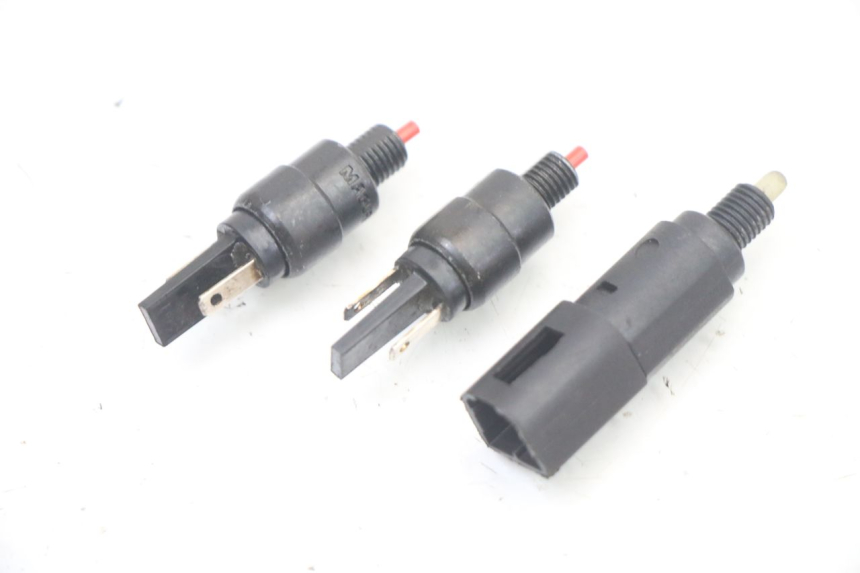 photo de CONTACTEUR FEU STOP PIAGGIO MP3 500 (2014 - 2016)