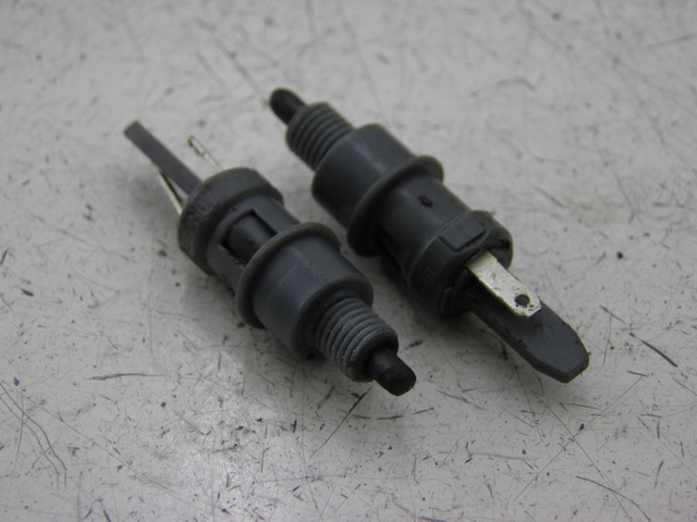 photo de CONTACTEUR FEU STOP PIAGGIO ZIP 2T 50 (2009 - 2019)