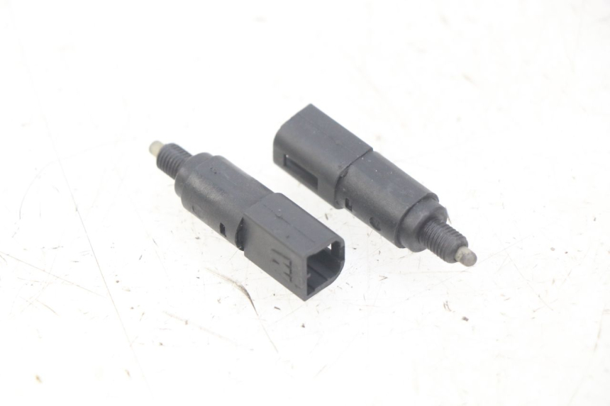 photo de CONTACTEUR FEU STOP GILERA RUNNER SP 50 (2009 - 2017)