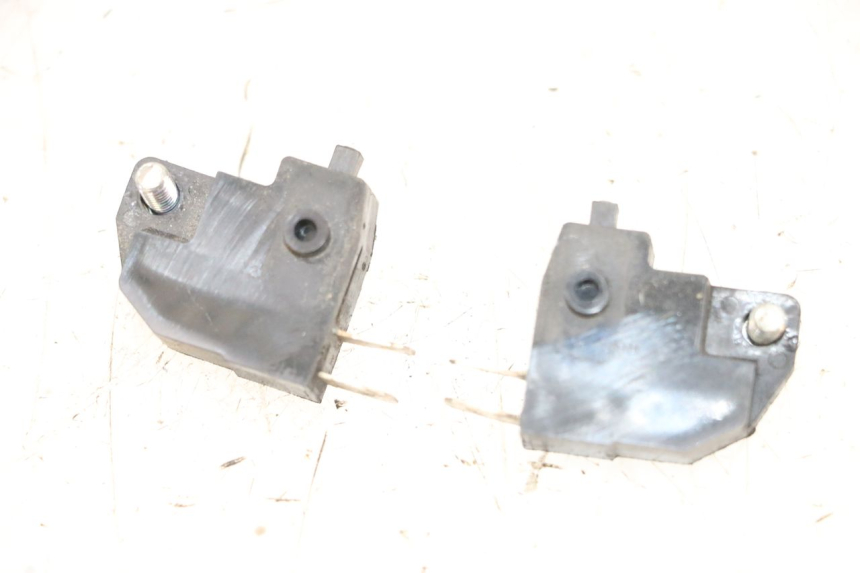 photo de CONTACTEUR FEU STOP PEUGEOT SATELIS 125 (2013 - 2018) - Détail de la pièce