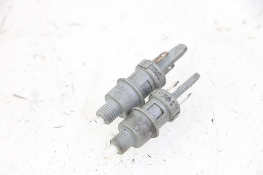 photo de CONTACTEUR FEU STOP PEUGEOT SPEEDFIGHT 2 LC 50 (2000 - 2009)