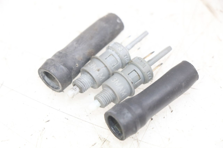 photo de CONTACTEUR FEU STOP PEUGEOT TREKKER 50 (1998 - 2004)