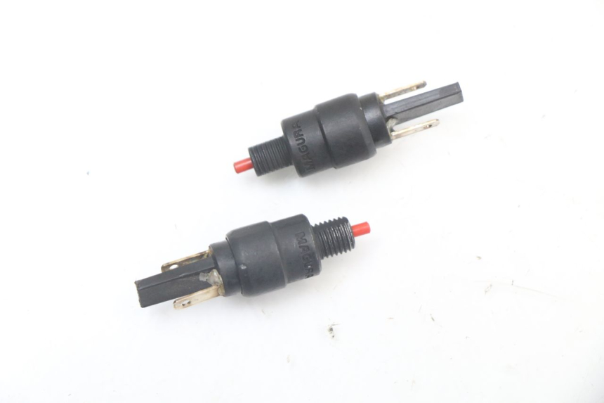 photo de CONTACTEUR FEU STOP PIAGGIO VESPA PRIMAVERA 4T 50 (2021 - 2024)