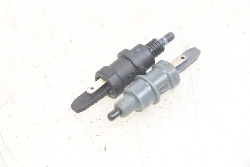 photo de CONTACTEUR FEU STOP PEUGEOT VIVACITY NEW 2T 50 (2008 - 2017)