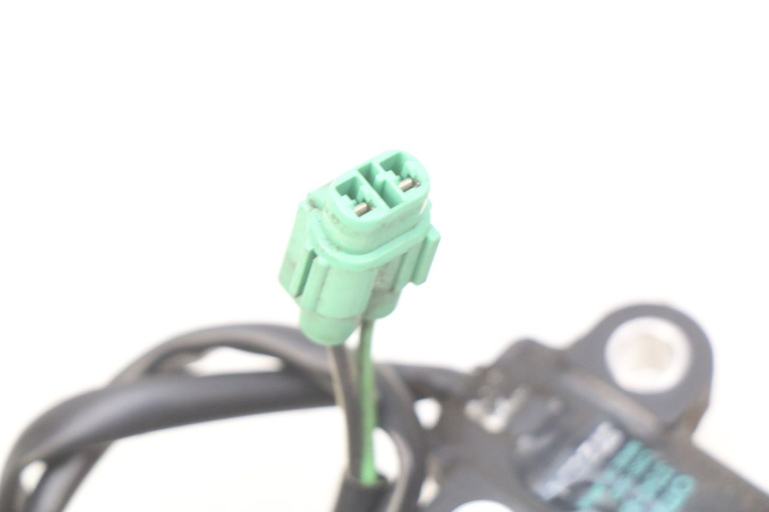 photo de COUPE CONTACT BEQUILLE SUZUKI BURGMAN 125 (2007 - 2014)